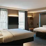 Hotel Moxy 3*