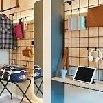 Moxy 3* إسن