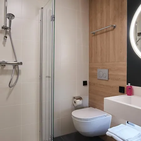 Отель Moxy 3*