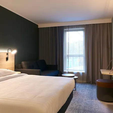 Moxy 3*