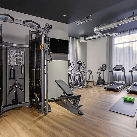 Moxy 3* エッセン