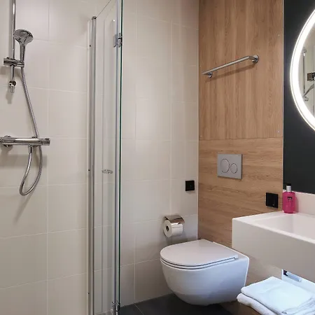 Отель Moxy 3*