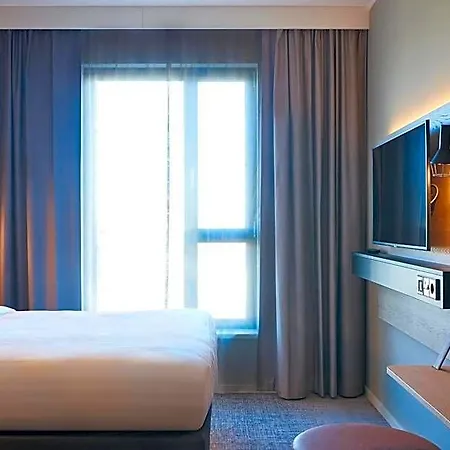 Отель Moxy