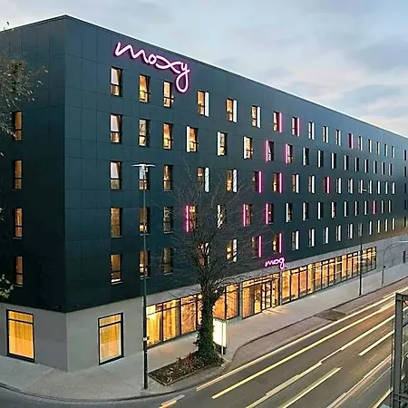Отель Moxy