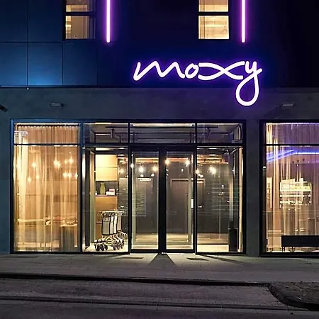 Отель Moxy