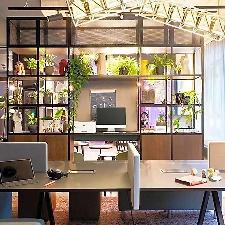 Moxy Отель 3*